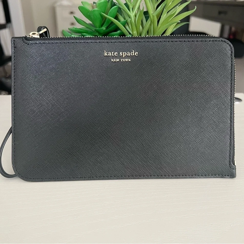 Kate Spade Cameron Medium l-zip Wristlet